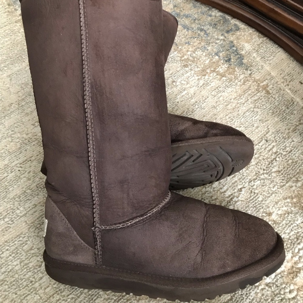 UGG boots - Picture 2 of 8